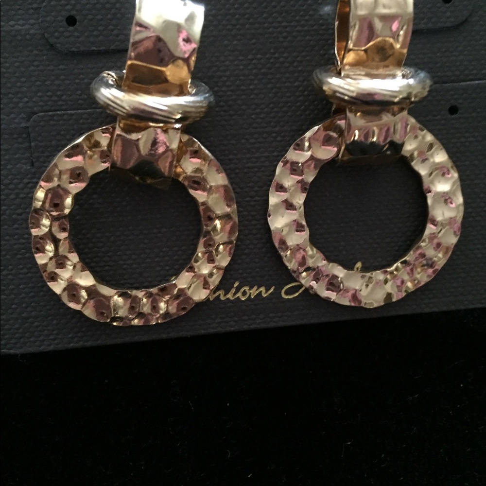 Jewelry - Picture 2 of 6